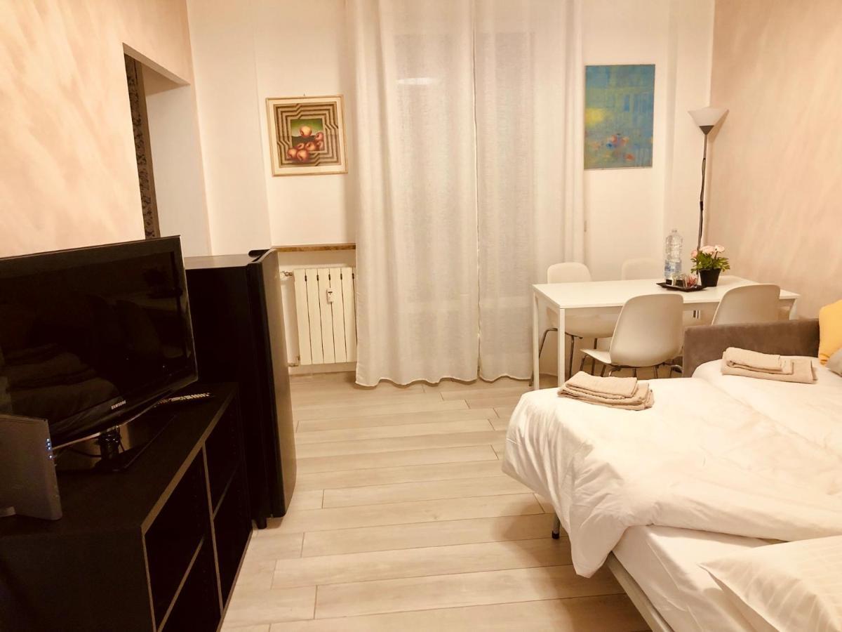 Lovely 2 Room Apartment With Small Garden Milano Dış mekan fotoğraf