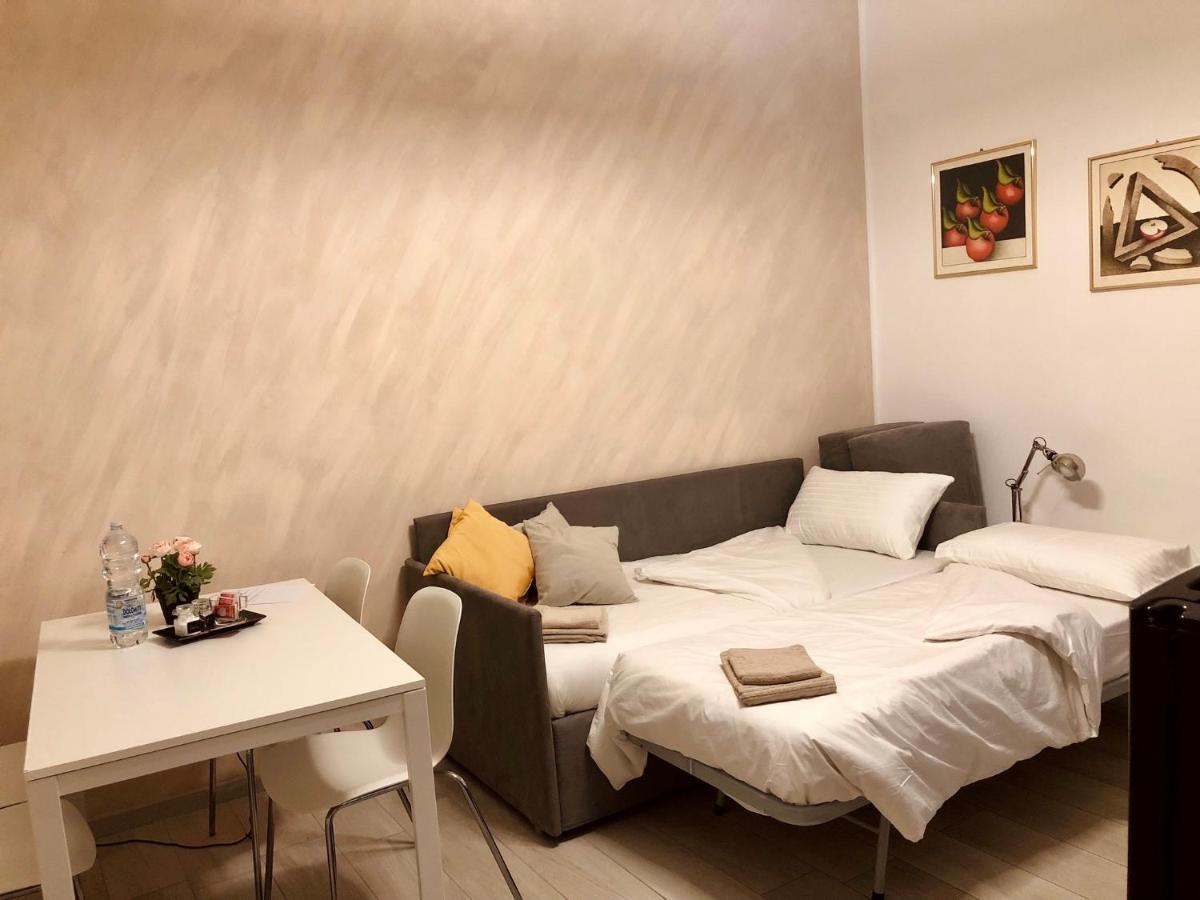Lovely 2 Room Apartment With Small Garden Milano Dış mekan fotoğraf