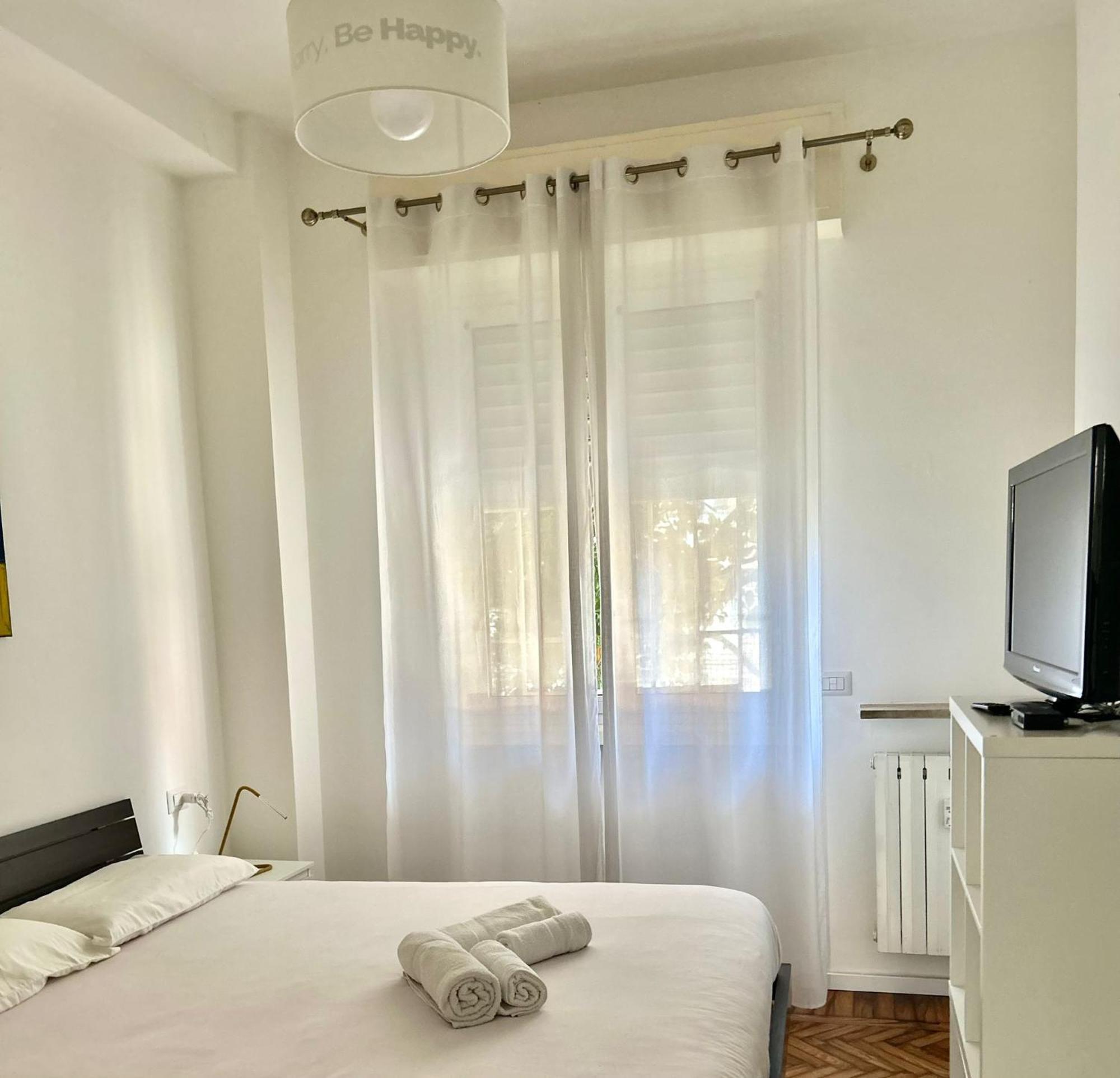 Lovely 2 Room Apartment With Small Garden Milano Dış mekan fotoğraf