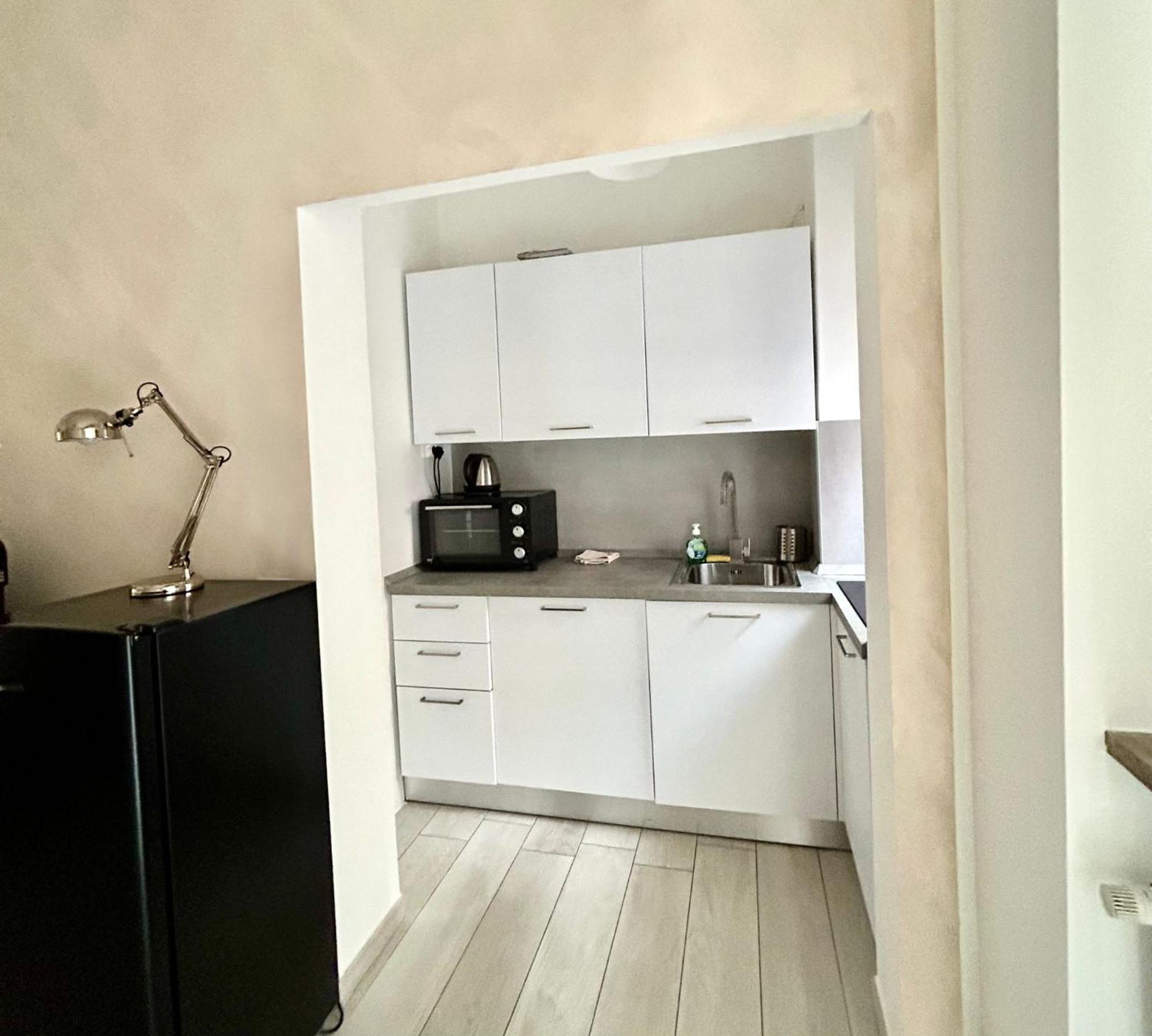 Lovely 2 Room Apartment With Small Garden Milano Dış mekan fotoğraf